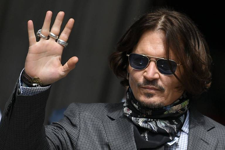 Johnny Depp termina namoro com advogada britânica - 04/11/2022 -  Celebridades - F5