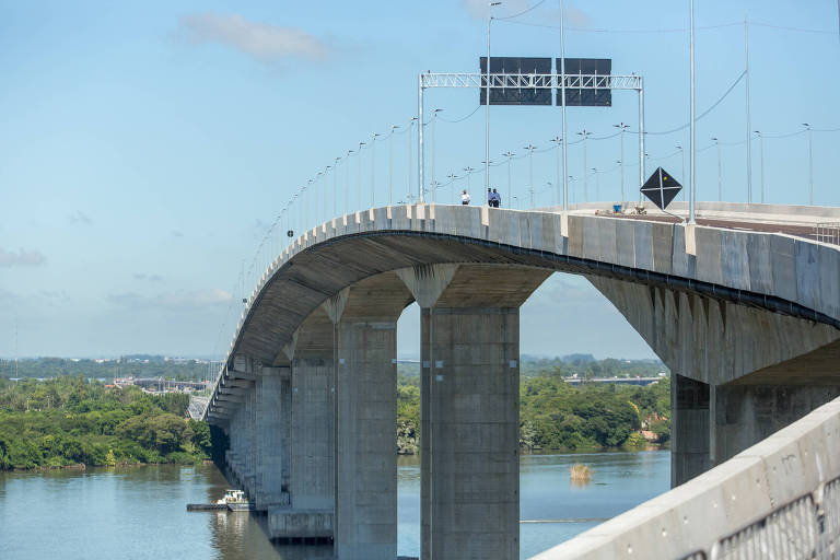 Bolsonaro visita Porto Alegre e inaugura ponte com Eduardo Leite