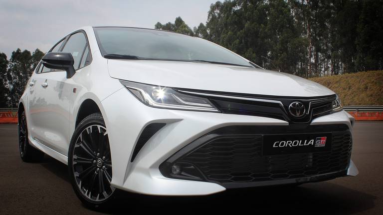 Toyota Corolla ganha versão esportiva GR-S