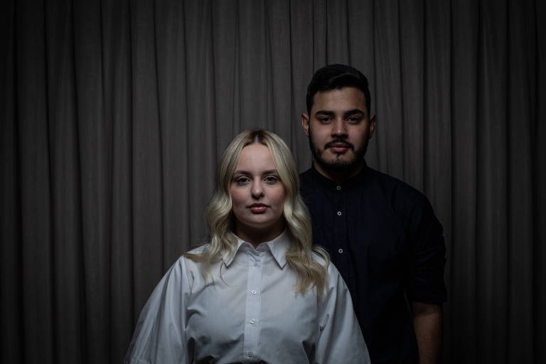 "O Sleeping foi criado às 5h de uma segunda-feira, num laptop sem bateria. Diferente de jornalistas, que estão acostumados a colocar a cara, nós não temos estrutura. A gente só está começando, temos 22 anos [sobre o fato de a Constituição vedar o anonimato]", diz Leonardo de Carvalho Leal