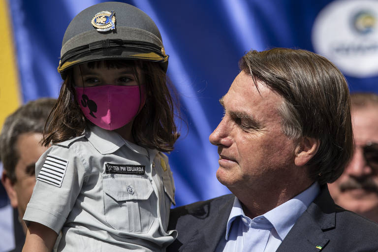 O presidente ainda lembrou os 189 anos da Polícia Militar de São Paulo, celebrados nesta terça (15) e disse que se esforçará para aprovar o excludente de ilicitude