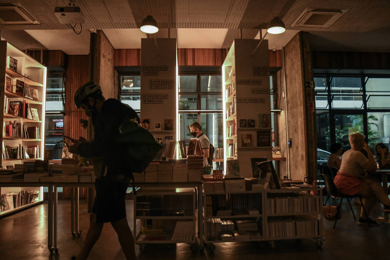 Fotos da livraria Megafauna, em São Paulo, durante a pandemia