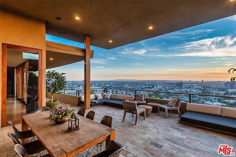 Mansão de Zac Efron está a venda em Los Angeles por r$30,2 milhões