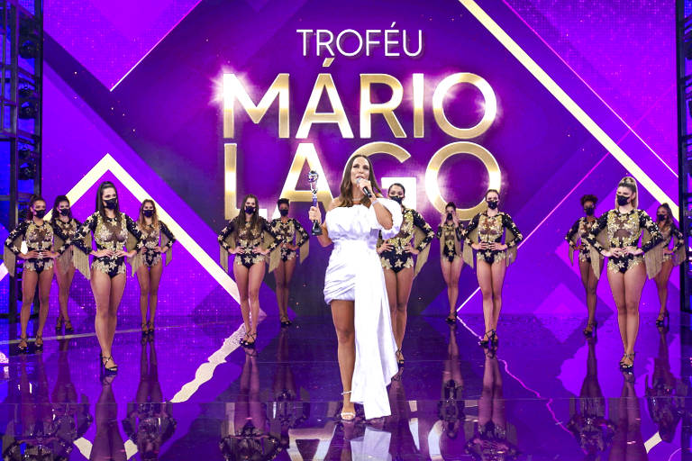 Ivete Sangalo recebe o Troféu Mário Lago e chora: 'Não imaginava chegar aqui'