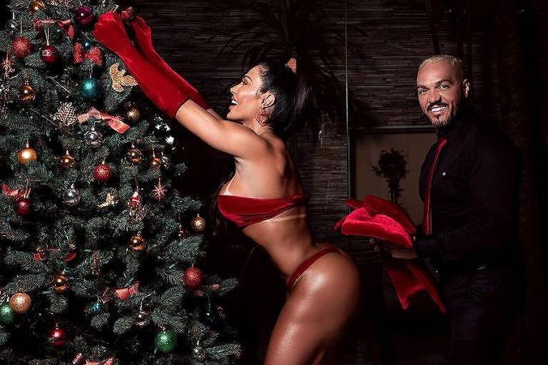 Gracyanne Barbosa e Belo fazem ensaio natalino sexy e são elogiados pela criatividade