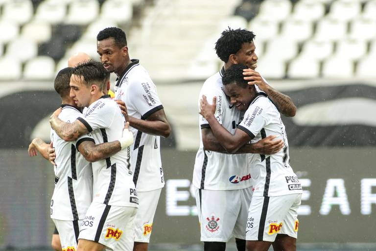 Corinthians ganha do Botafogo no Engenhão pela primeira vez