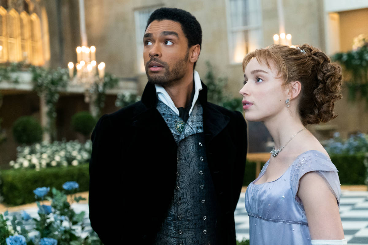 BRIDGERTON (L to R) REGÉ-JEAN PAGE as SIMON BASSET and PHOEBE DYNEVOR as DAPHNE BRIDGERTON in episode 108 of BRIDGERTON Cr. LIAM DANIEL/NETFLIX © 2020