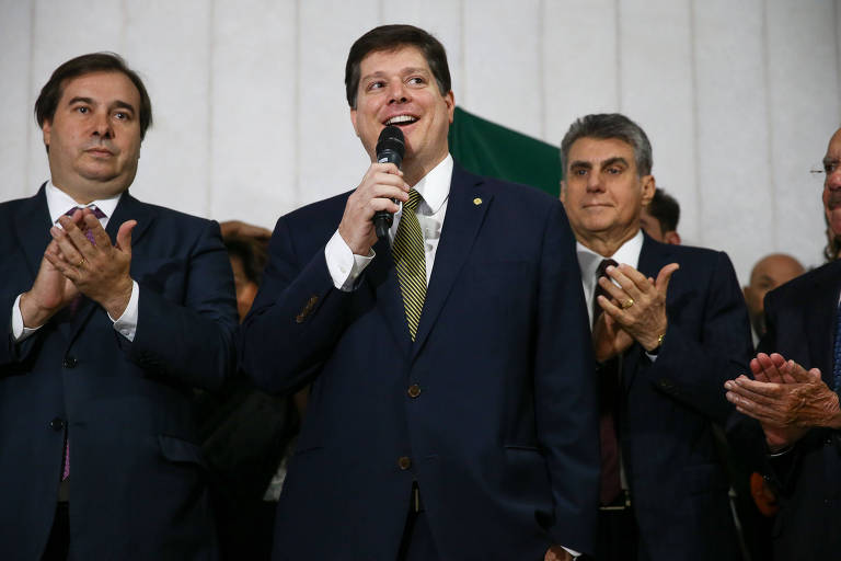 O presidente da câmara dos deputados, Rodrigo Maia (DEM-RJ), o presidente nacional do MDB, deputado Baleia Rossi (MDB-SP), o ex senador Romero Jucá e o ex presidente José Sarney, participam de cerimônia de inauguração de uma estátua do ex-presidente da câmara durante a constituinte, Ulysses Guimarães