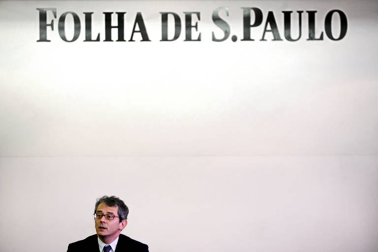 Foi nessa época que o jornalista Otavio Frias Filho assumiu a direção de redação da Folha. Ele elabora o Projeto Folha, que promove uma grande transformação editorial e gráfica no jornal. O modelo proposto é o de um jornalismo crítico, pluralista, apartidário e moderno. Também foi adotado um manual de redação, que padroniza e orienta o trabalho dos jornalistas da Folha