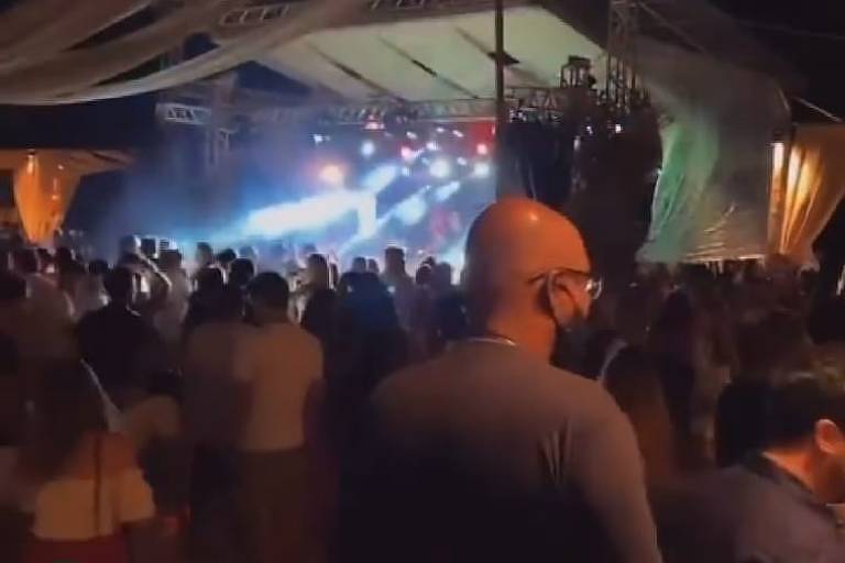 Festa em Barra de São Miguel (AL) denunciada pelo perfil @brasilfedecovid no Instagram