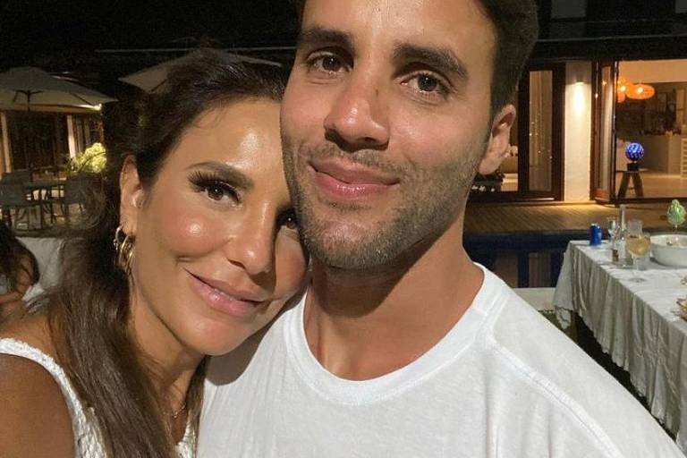 Ivete Sangalo posa com marido, e Marina Ruy Barbosa mostra 'look pra ficar em casa'