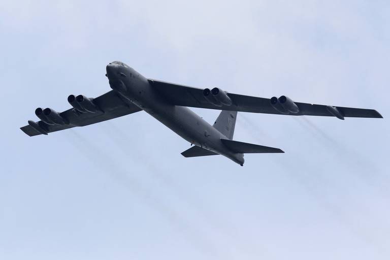 Bombardeiro estratégico americano com capacidade nuclear B-52 baseado em Guam, no Pacífico
