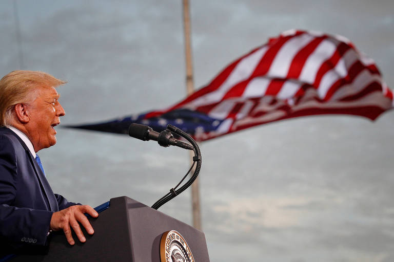 O presidente dos EUA, Donald Trump, discursa na Flórida durante campanha eleitoral