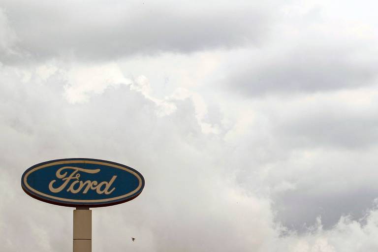 Logo da Ford na fábrica de São Bernardo do Campo, na Grande SP 