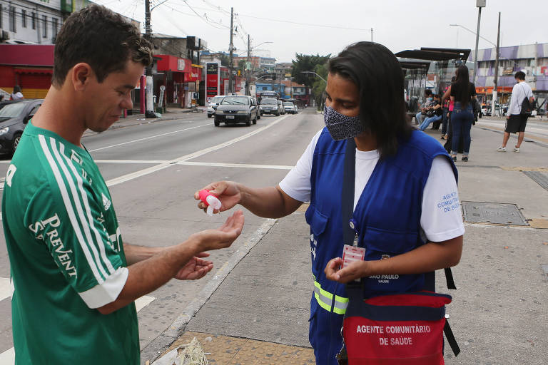 Objetivo da ação foi conscientizar a população sobre o uso de máscara e a importância da higienização das mãos