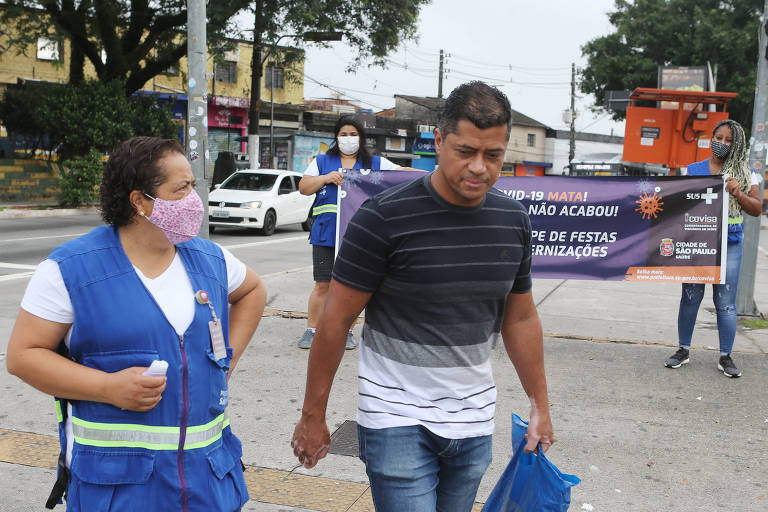 Objetivo da ação foi conscientizar a população sobre o uso de máscara e a importância da higienização das mãos