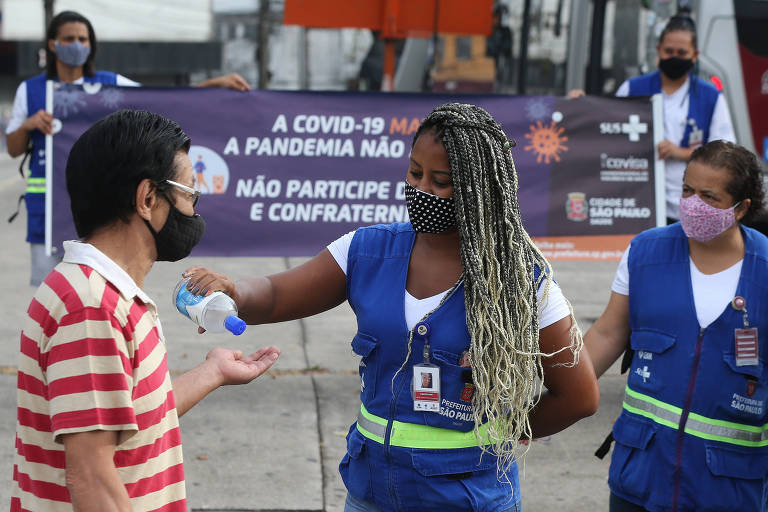 Objetivo da ação foi conscientizar a população sobre o uso de máscara e a importância da higienização das mãos