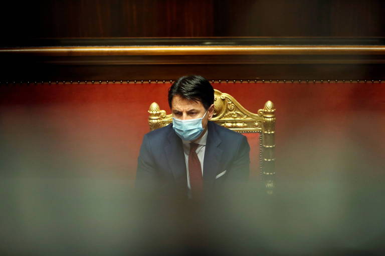 Renúncia de ministras mergulha Itália em crise política e ameaça primeiro-ministro