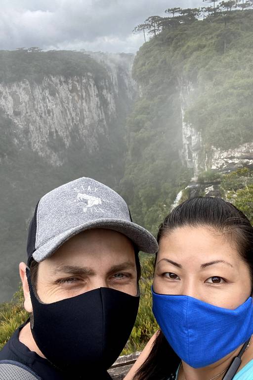 Luis e Lauren no Parque Nacional de Aparados da Serra, na divisa do Rio Grande do Sul com Santa Catarina