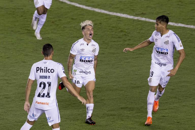 Santos atropela Boca com 3x0 e fará final da Liberta contra Palmeiras