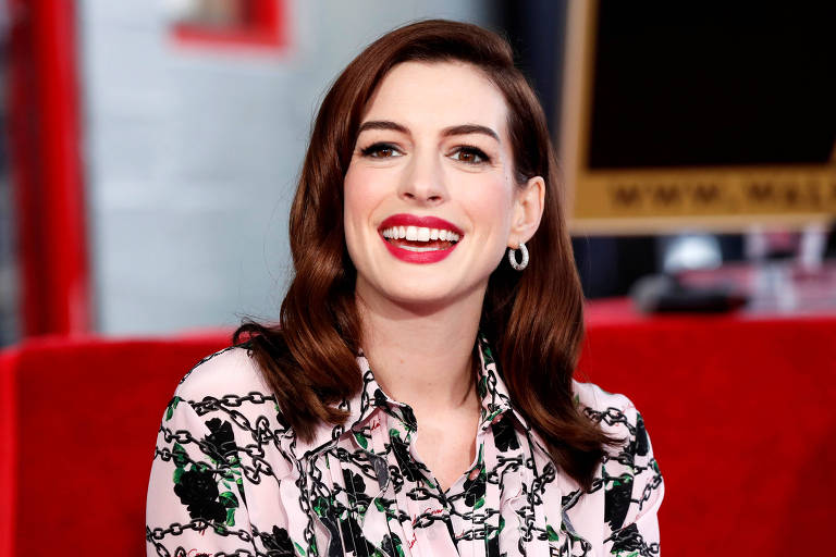 Anne Hathaway lança comédia romântica filmada durante pandemia
