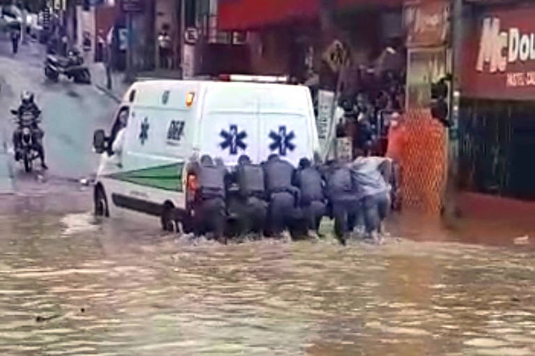 MP de SP cobra prefeitura por plano de riscos de enchentes e deslizamentos