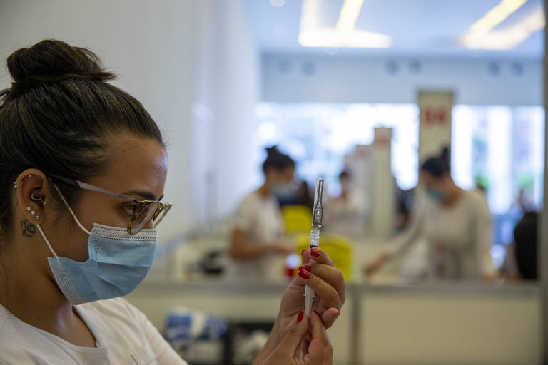 Primeiros imunizados serão os voluntários que trabalharão na vacinação dos demais 28 mil trabalhadores do complexo hospitalar