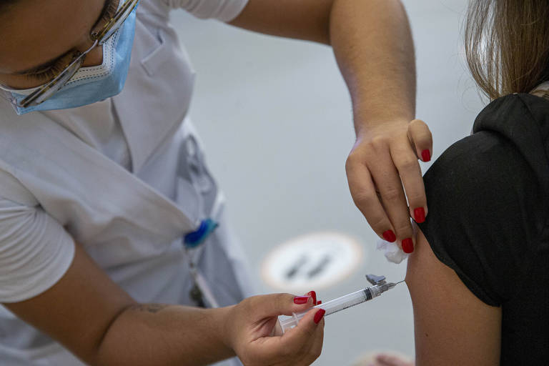 Início da vacinação no Hospital das Clínicas da USP