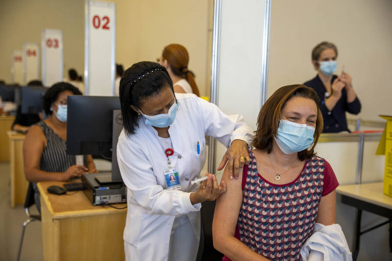 Início da vacinação no Hospital das Clínicas da USP