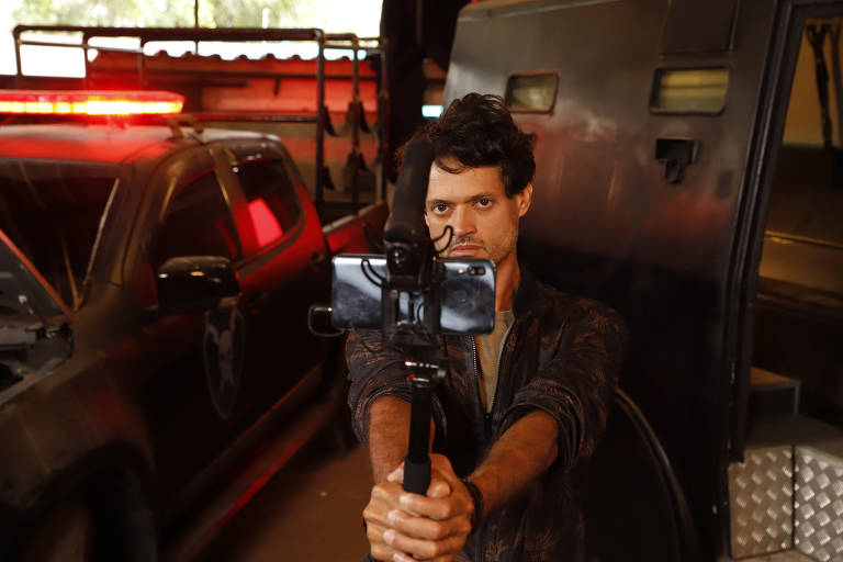 Cenas de Arcanjo Renegado como  Ronaldo Leitão (Álamo Facó)