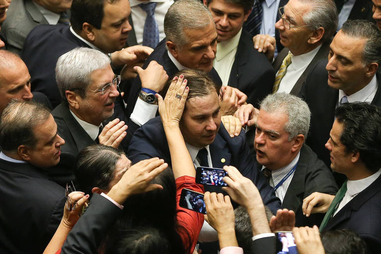 Rodrigo Maia momentos após o anúncio de sua primeira eleição para a presidência da Câmara, em julho de 2016