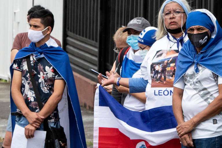 Nicaraguenses que migraram para a Costa Rica, em ato por melhores condições de segurança no país