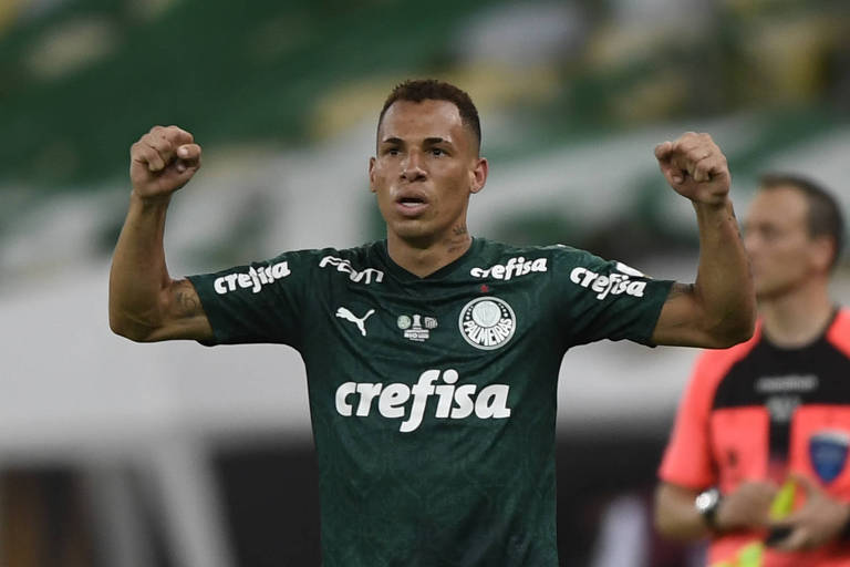 Breno Lopes comemora após marcar o gol da vitória do Palmeiras na final da Libertadores
