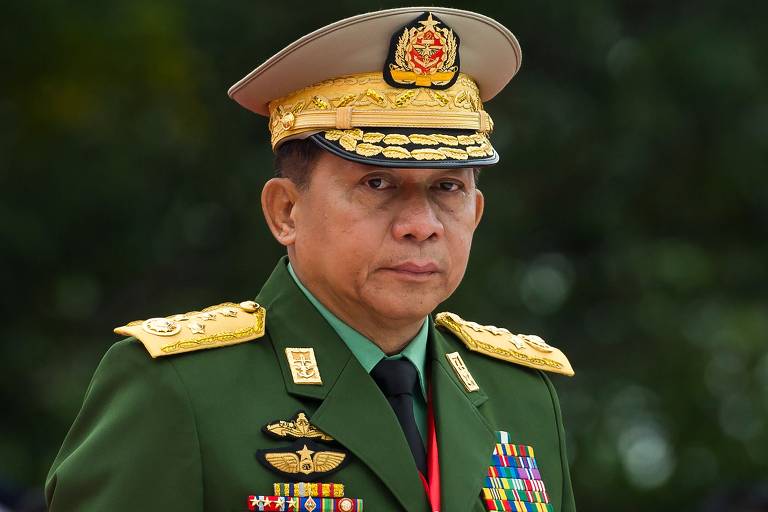 O general Aung Hlaing, chefe do Exército que assumiu o comando de Mianmar