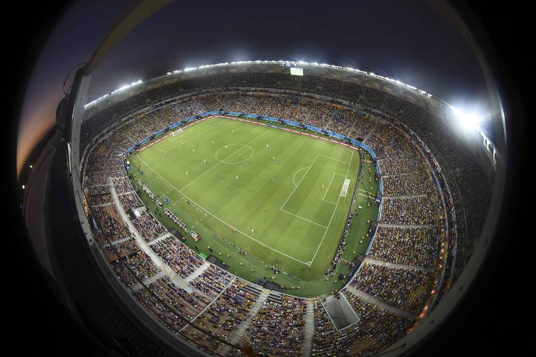 A foto mostra o estádio Arena da Amazônia, em Manaus, do alto, durante partida entre Inglaterra e Itália pela fase de grupos da Copa do Mundo de 2014. 