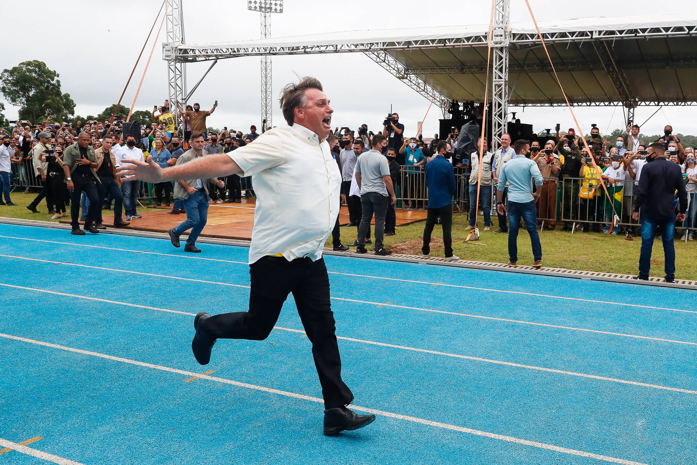 Jovem preso em Minas por tuíte sobre Bolsonaro diz que publicação tinha tom de piada