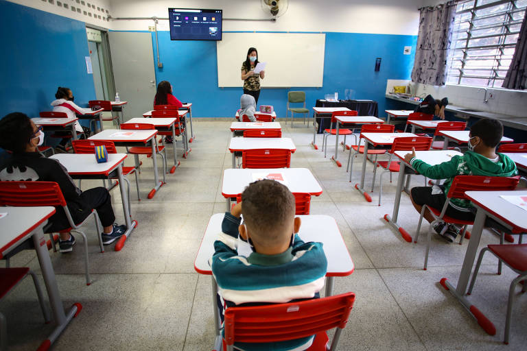 Escolas agora têm que exigir antecedentes criminais de professores