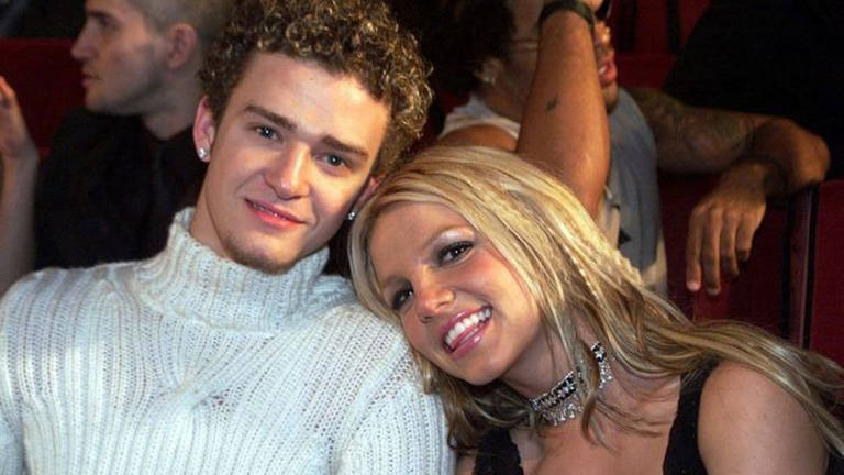 Britney Spears mobiliza grupos contra e a favor do aborto após revelação