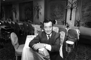 Sirio Maccioni at his restaurant, Le Cirque, in New York in 1982. (Don Hogan Charles/The New York Times)