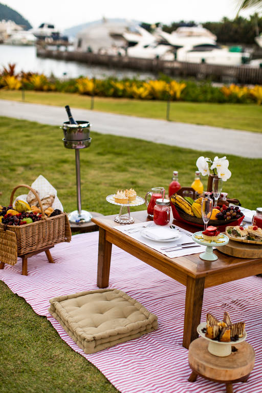 Experiências ao ar livre, como o piquenique do Fasano de Angra dos Reis, são mais buscados por hóspedes; hotel inaugurou área externa para refeições ao lado da Panetteria