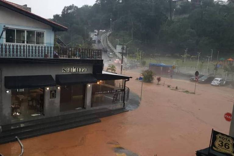 Chuva Provoca Deslizamentos Enchente E Queda De árvores Na Grande Sp 10022021 São Paulo 