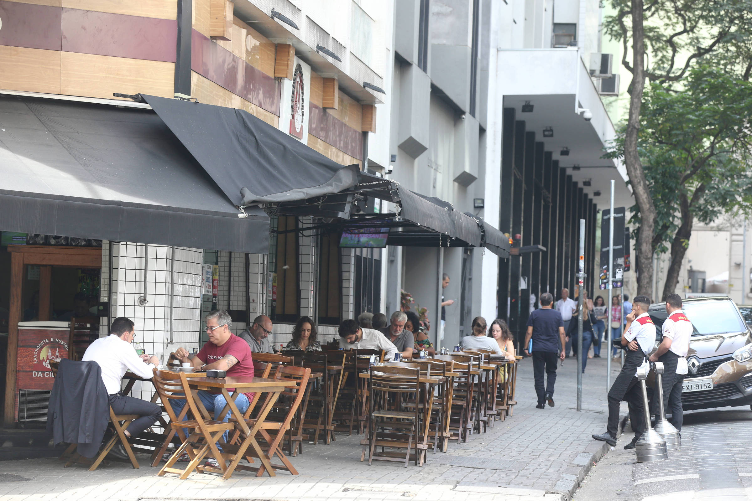 Mesas e cadeiras - Jardim Sul, São Paulo