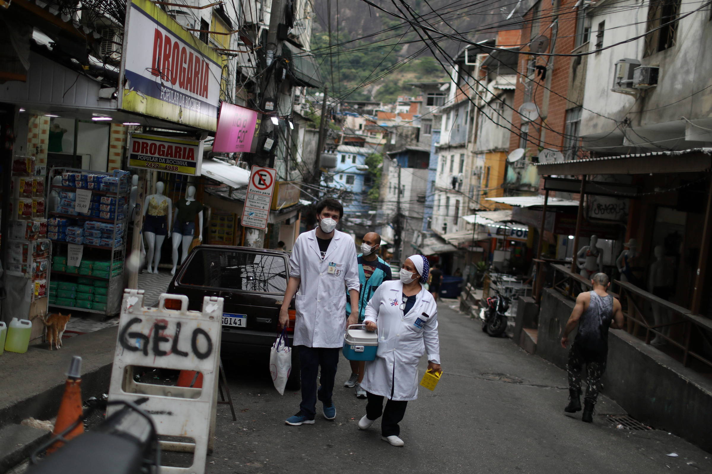 Governo Bolsonaro só gastou 9% da verba emergencial liberada para vacinas contra a Covid-19