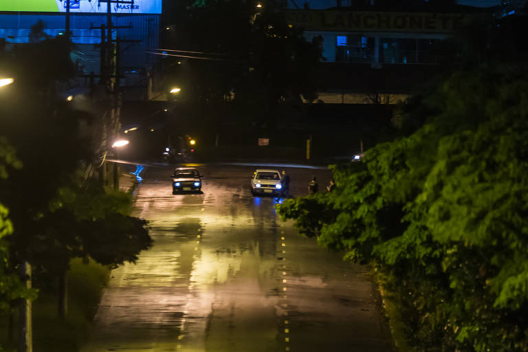 Polícia leva 33 para delegacia após flagrar rachas na Grande SP