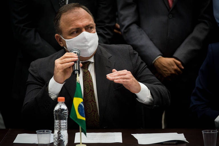 O ministro da Saúde, Eduardo Pazuello, durante reunião com governadores em São Paulo
