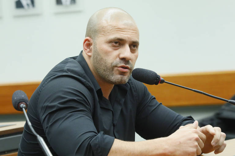 Moraes proíbe Daniel Silveira de dar entrevistas e o ameaça de nova prisão