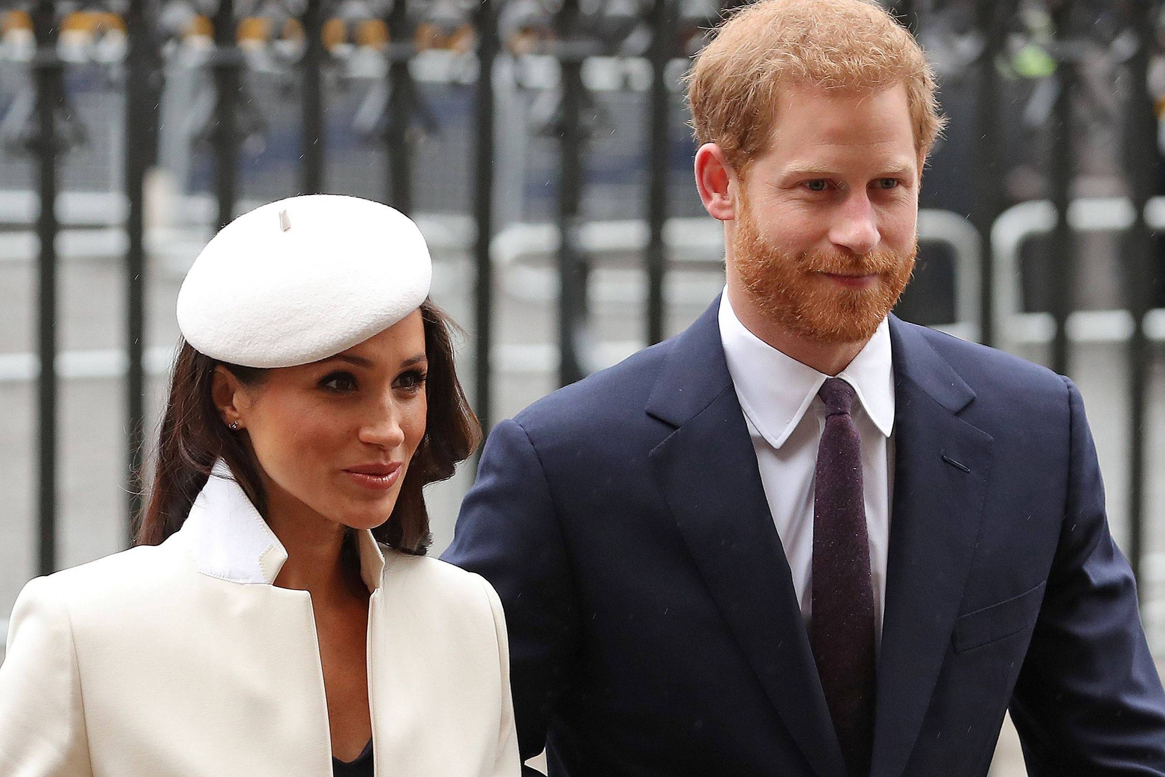 Príncipe Harry e Meghan se separam oficialmente da família real