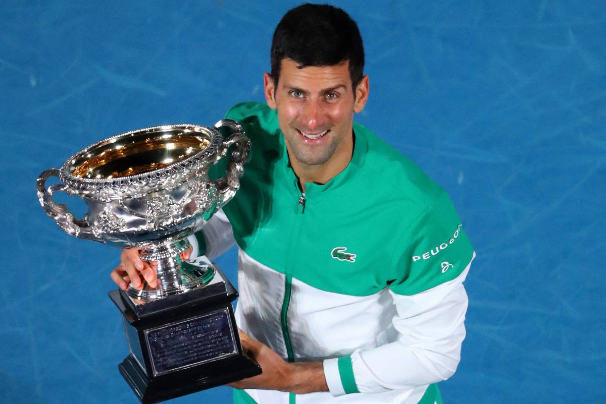 Djokovic domina Medvedev e vence Australian Open pela 9ª vez