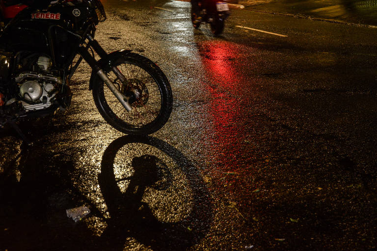 Motociclista na avenida Paulista, em São Paulo; categoria é a mais vitimada no trânsito
