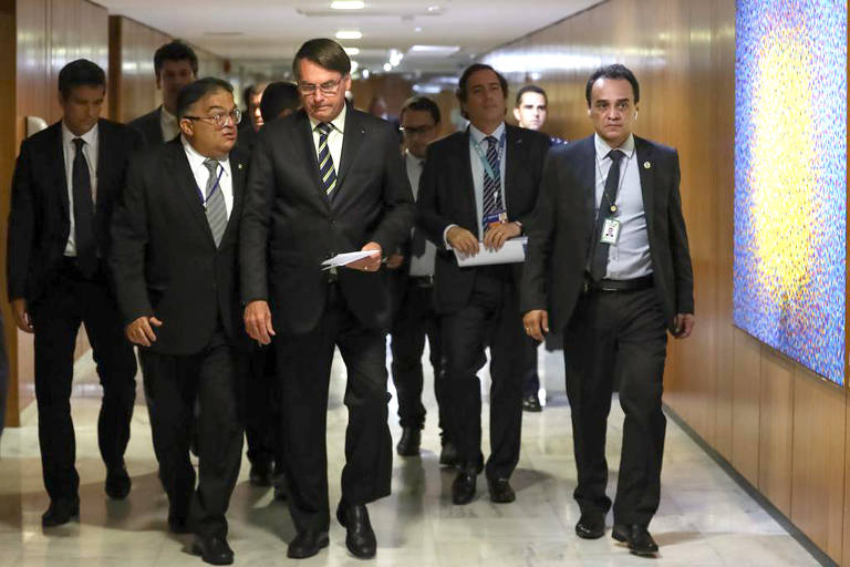 Pressão do Itamaraty derruba almirante ligado a Bolsonaro